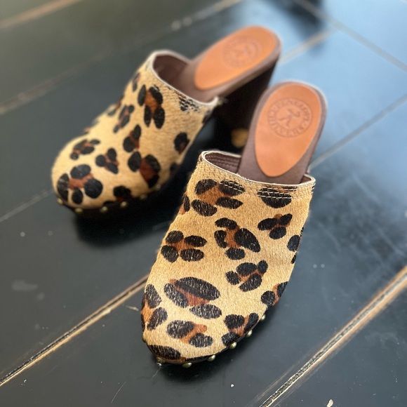 Penelope Chilvers cheetah clogs size 38 - Picture 1 of 4